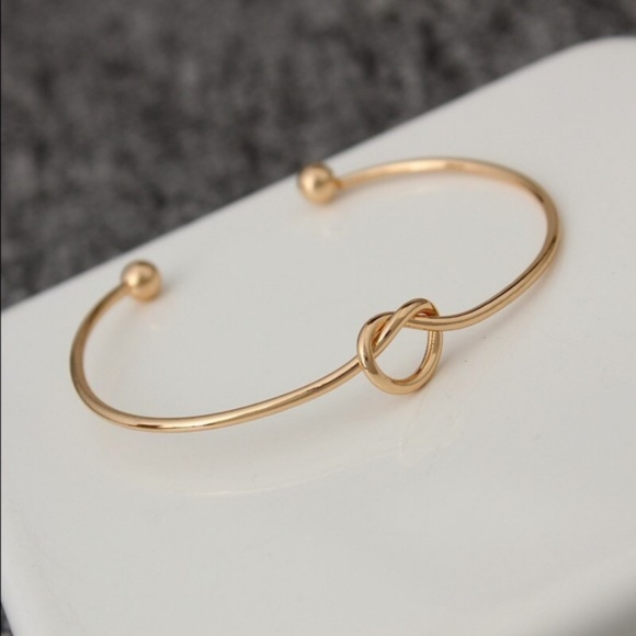 Jewelry - Dainty Knot Bracelet